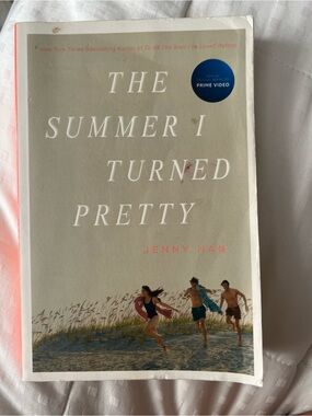 Book - The Summer I turned pretty by Jenny Han